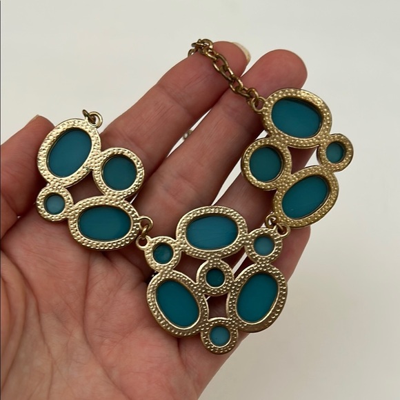 Elegant Gold and Blue Statement Necklace - Picture 5 of 6
